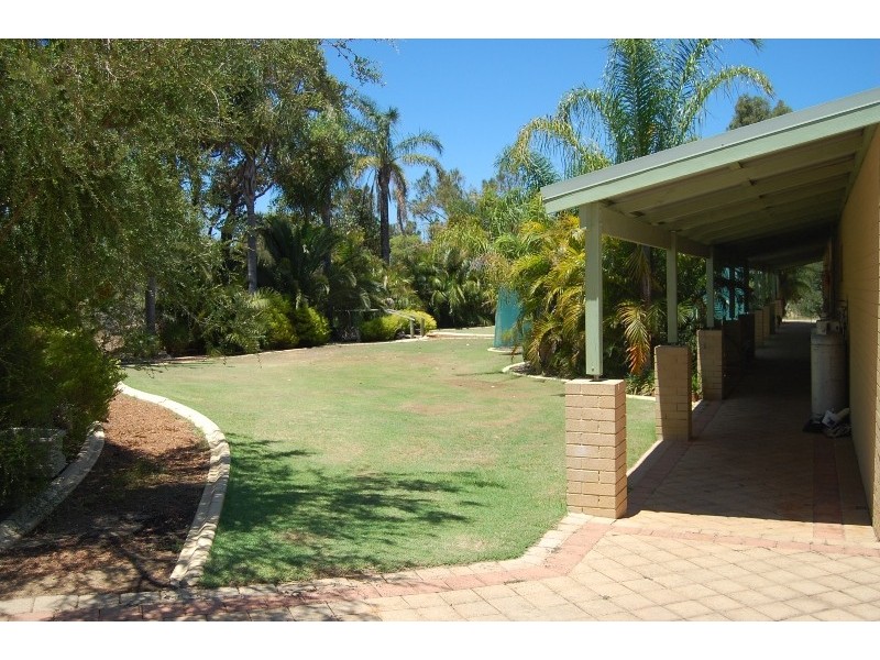 25 Moondyne Trail, Gnangara WA 6077