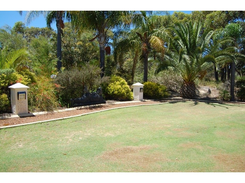 25 Moondyne Trail, Gnangara WA 6077