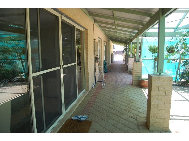 25 Moondyne Trail, Gnangara WA 6077