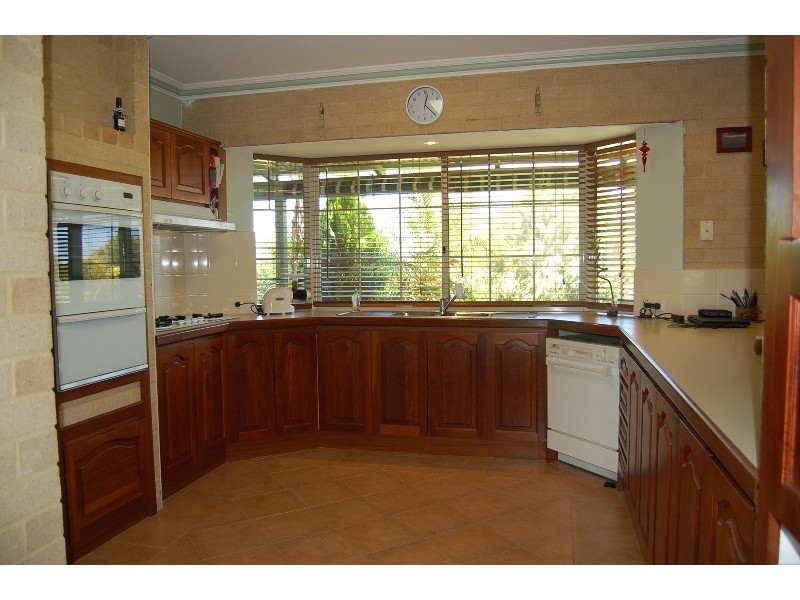 25 Moondyne Trail, Gnangara WA 6077