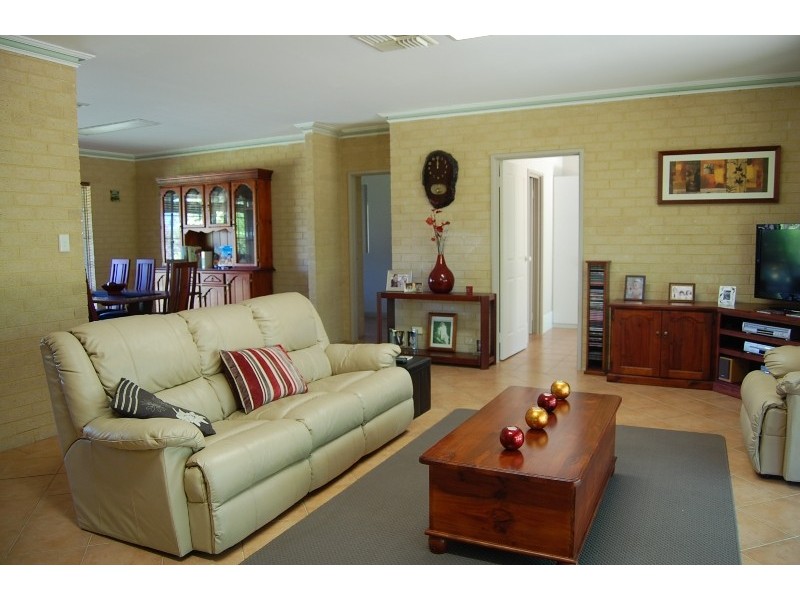 25 Moondyne Trail, Gnangara WA 6077