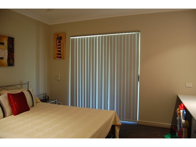 25 Moondyne Trail, Gnangara WA 6077