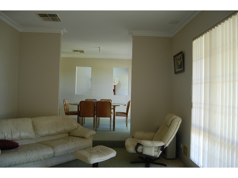 25 Moondyne Trail, Gnangara WA 6077