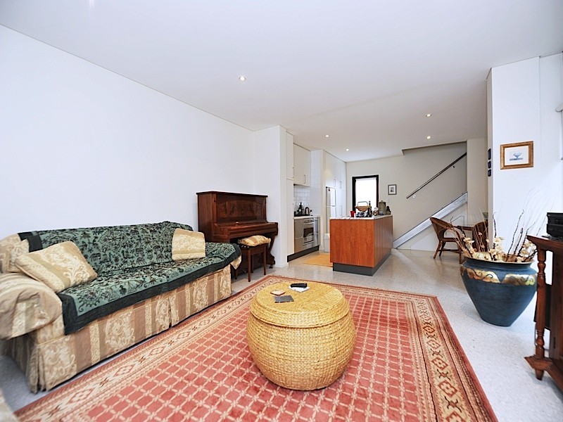 4/35 Fairway, Crawley WA 6009