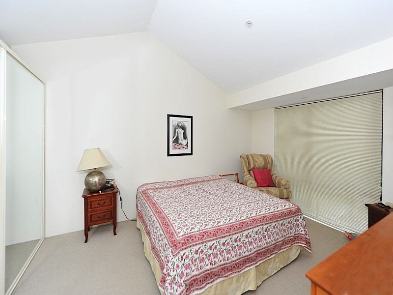 4/35 Fairway, Crawley WA 6009