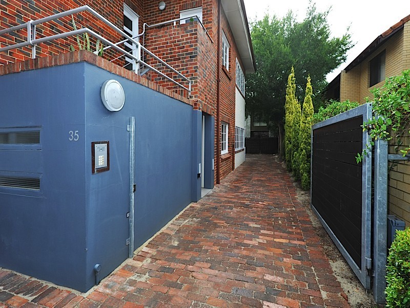 4/35 Fairway, Crawley WA 6009