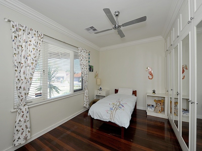 1 Kinross Crescent, Floreat WA 6014