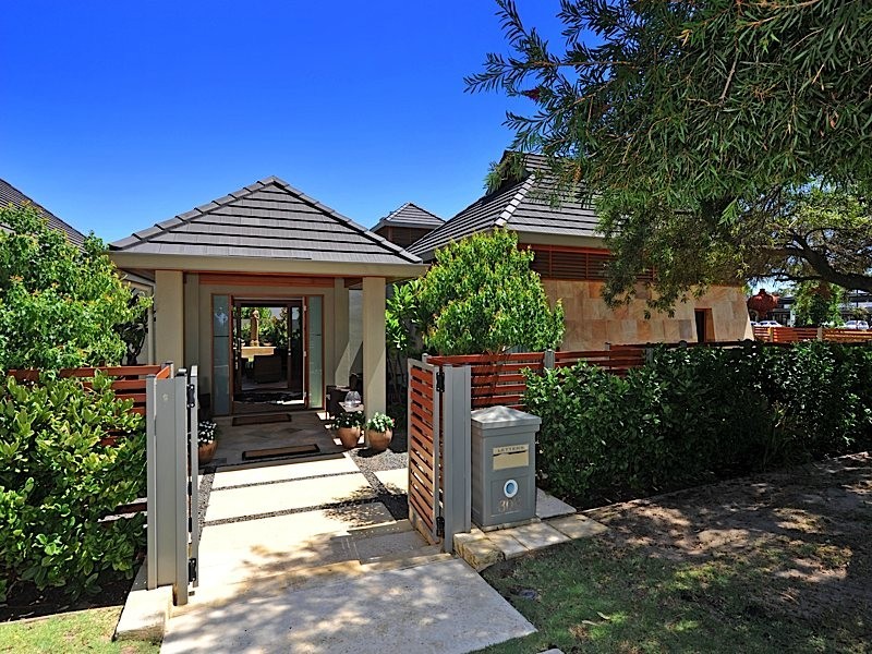 303 The Boulevard, City Beach WA 6015