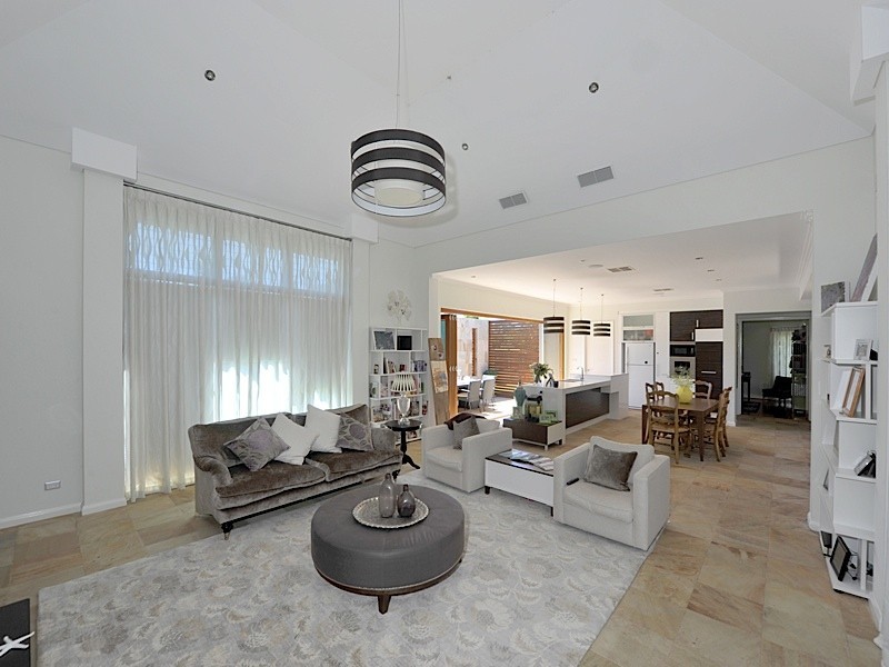 303 The Boulevard, City Beach WA 6015