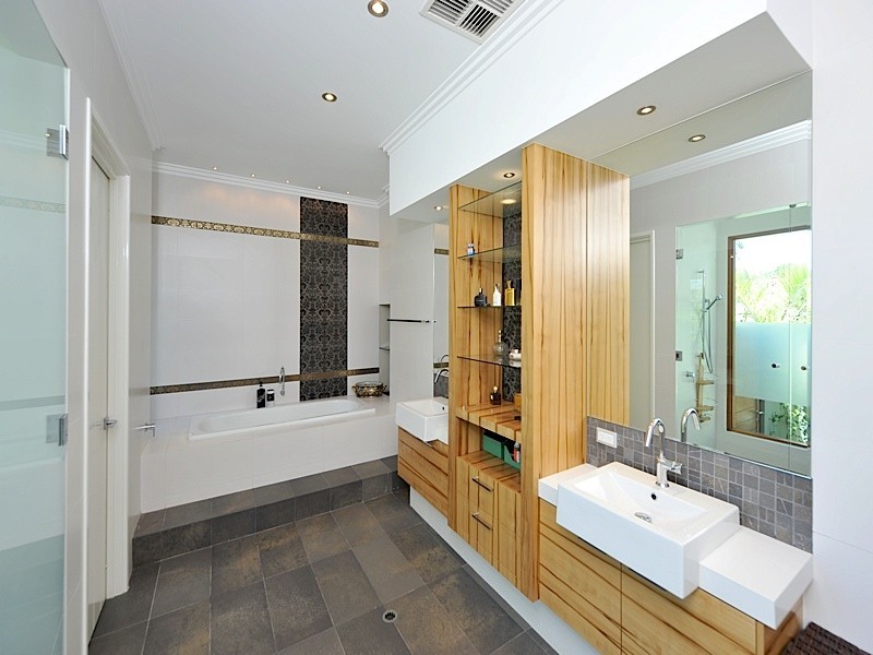 303 The Boulevard, City Beach WA 6015