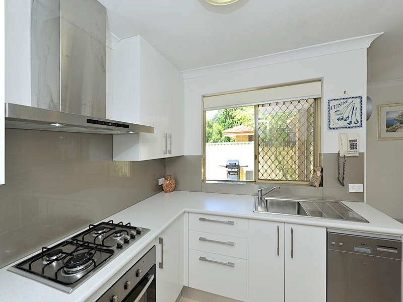 4/4 Talbot Road, Woodlands WA 6018