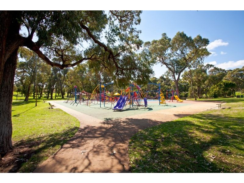 23 Debenham Way, Hillarys WA 6025