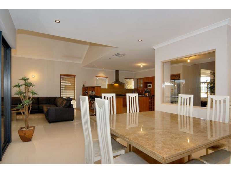 12 Templetonia Crescent, City Beach WA 6015