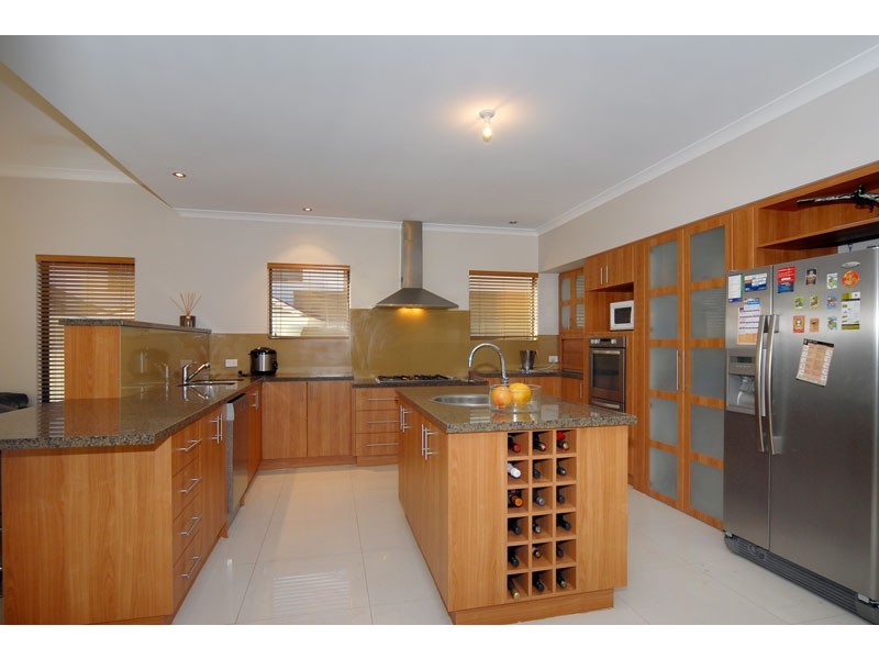 12 Templetonia Crescent, City Beach WA 6015