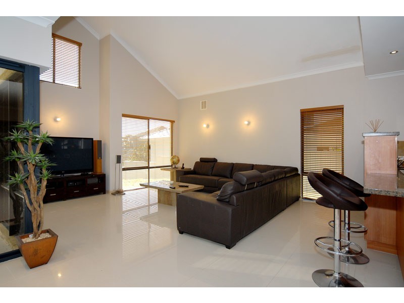 12 Templetonia Crescent, City Beach WA 6015