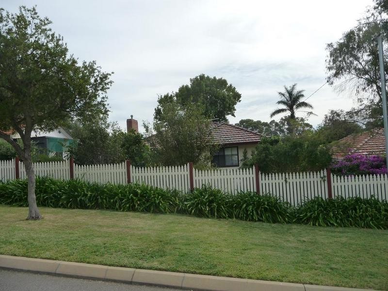 13 Paris Way, Karrinyup WA 6018