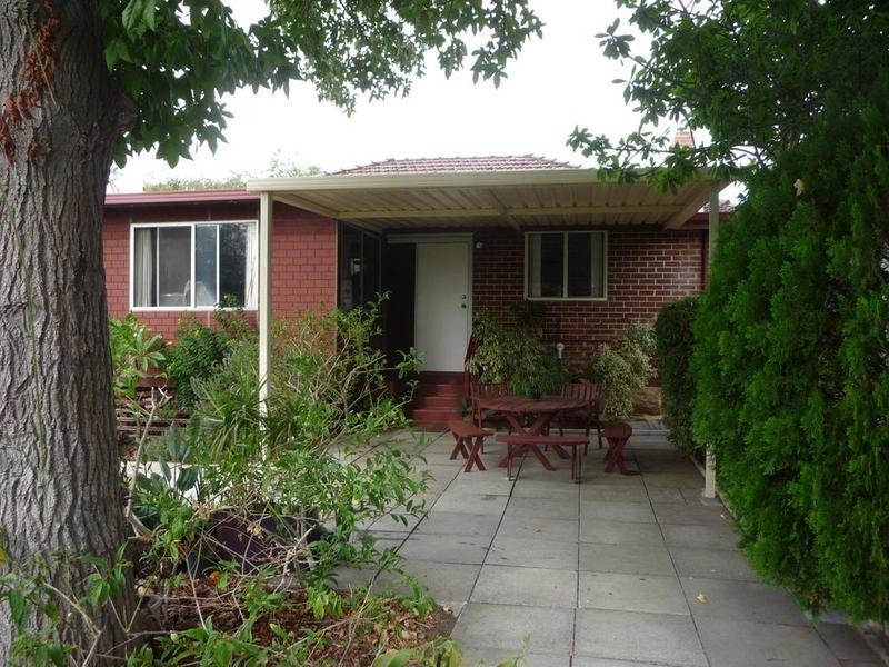 13 Paris Way, Karrinyup WA 6018