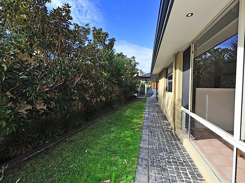 18 Branksome Gardens, City Beach WA 6015