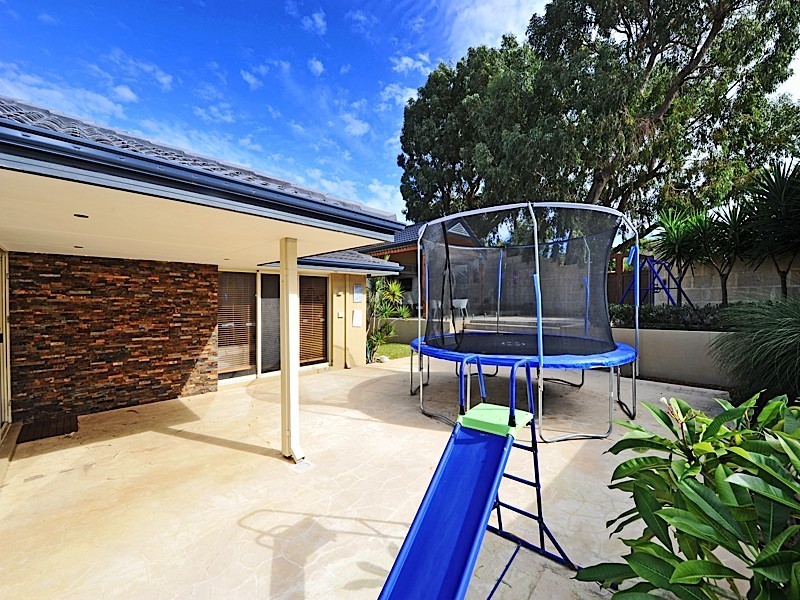 18 Branksome Gardens, City Beach WA 6015