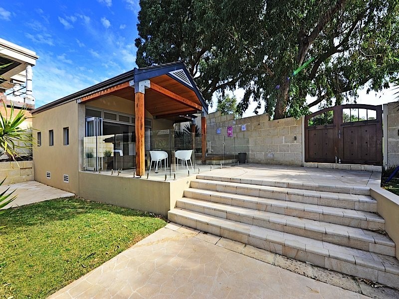 18 Branksome Gardens, City Beach WA 6015