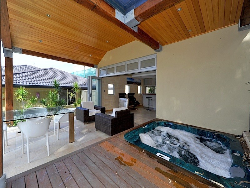 18 Branksome Gardens, City Beach WA 6015