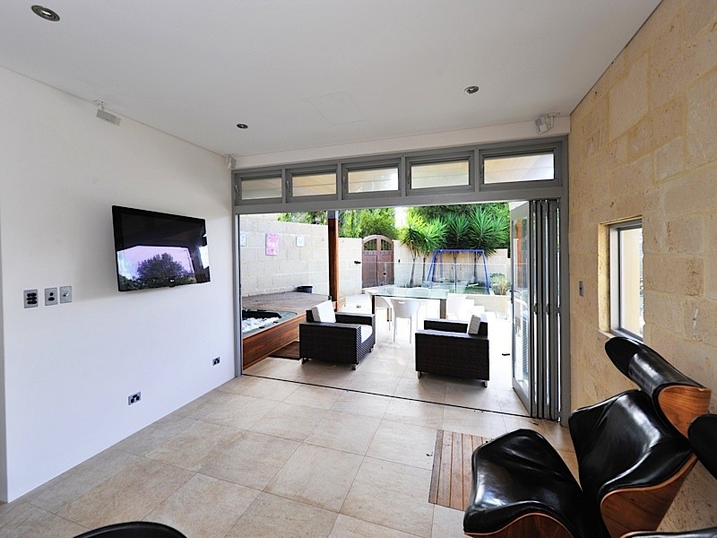 18 Branksome Gardens, City Beach WA 6015