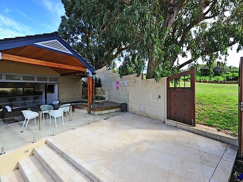 18 Branksome Gardens, City Beach WA 6015