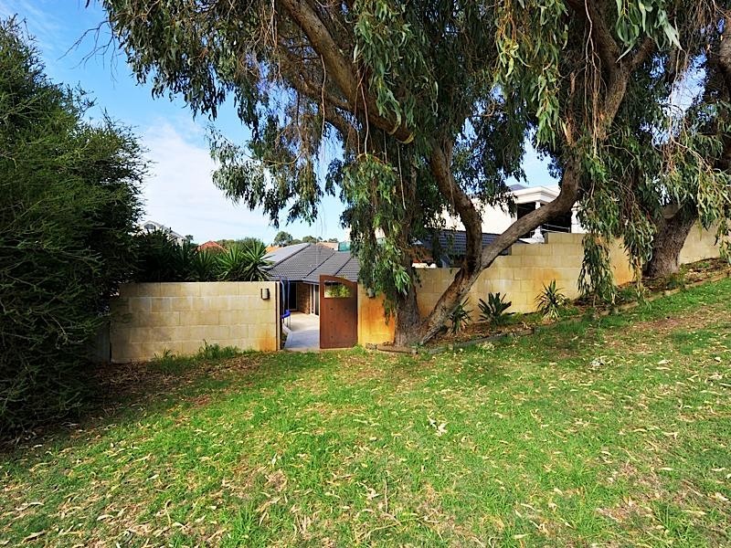 18 Branksome Gardens, City Beach WA 6015
