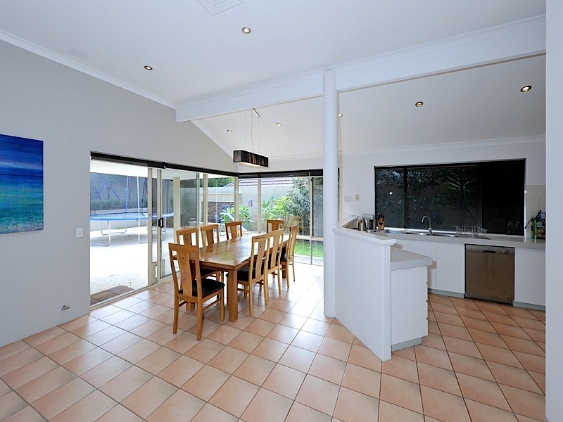 18 Branksome Gardens, City Beach WA 6015