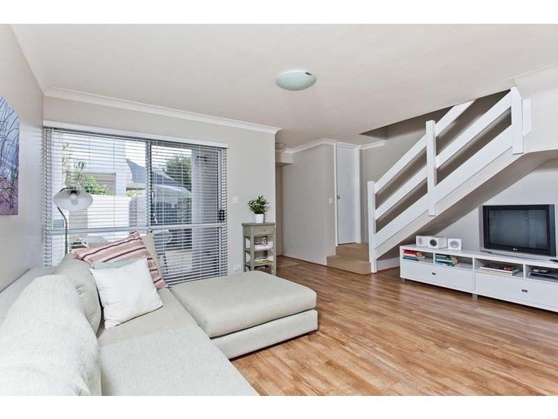 11/2 Waterway Court, Churchlands WA 6018