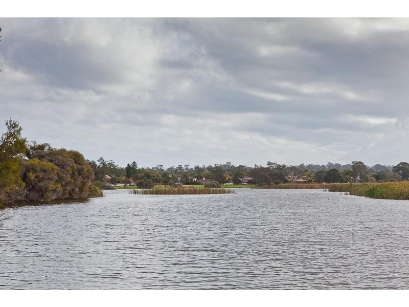 11/2 Waterway Court, Churchlands WA 6018