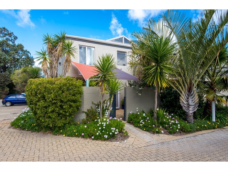 29/4 Waterway Court, Churchlands WA 6018