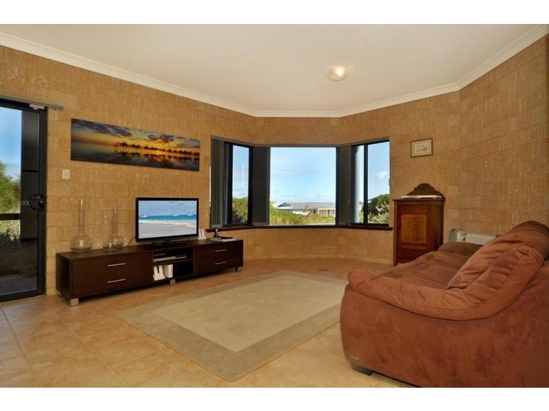 14 Harvey Drive, Ledge Point WA 6043