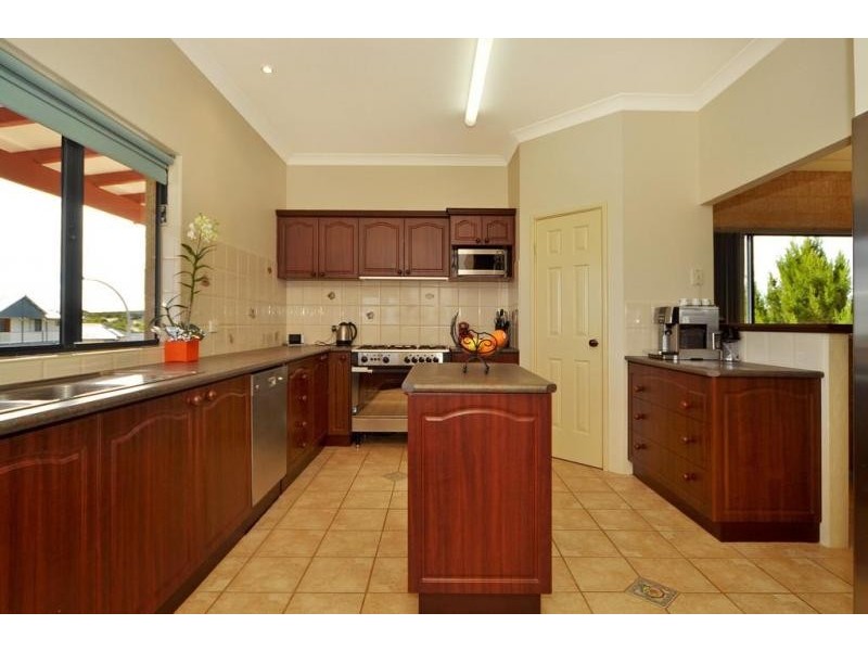 14 Harvey Drive, Ledge Point WA 6043