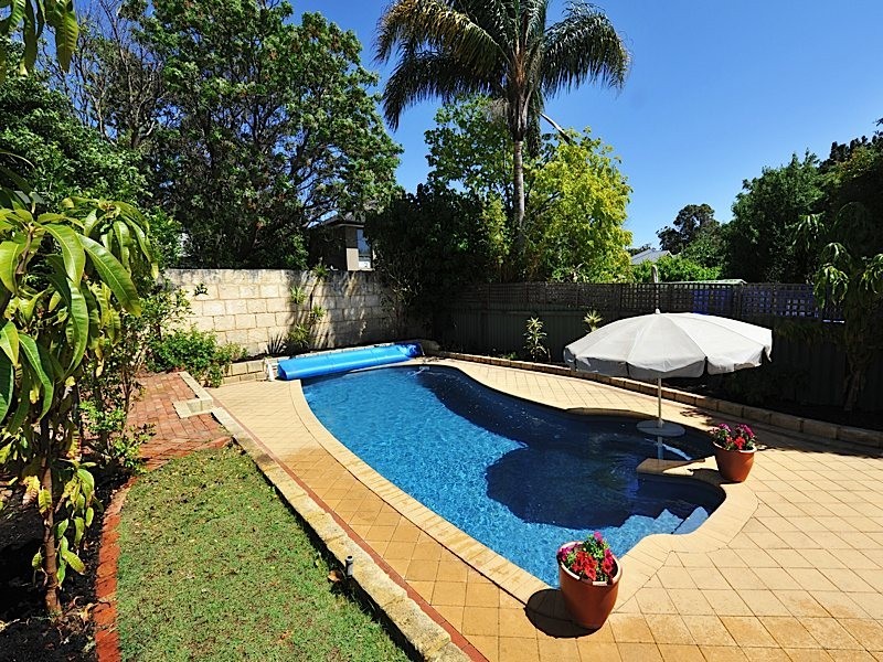 217 Woodside Street, Doubleview WA 6018