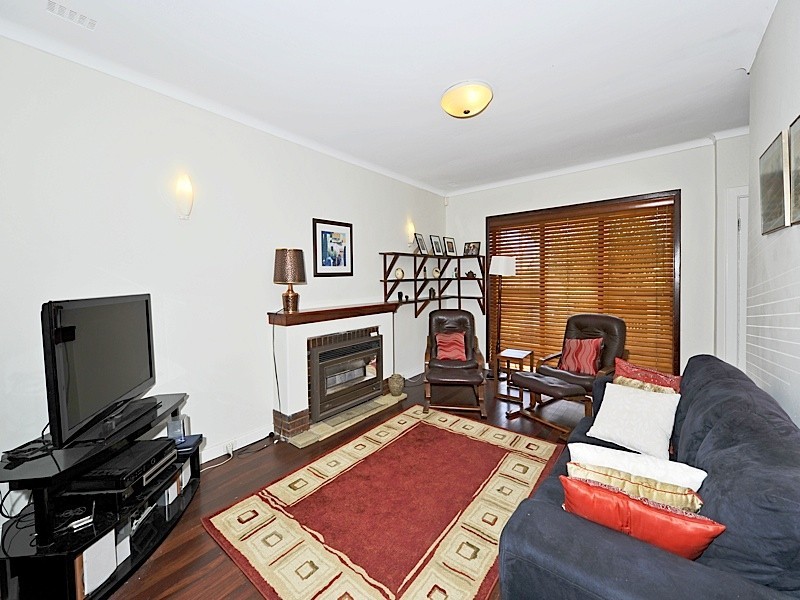 217 Woodside Street, Doubleview WA 6018