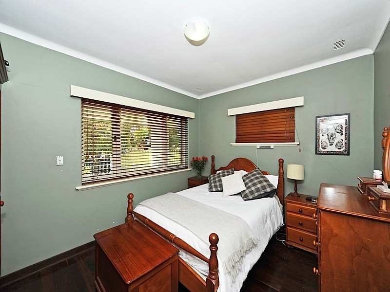 217 Woodside Street, Doubleview WA 6018