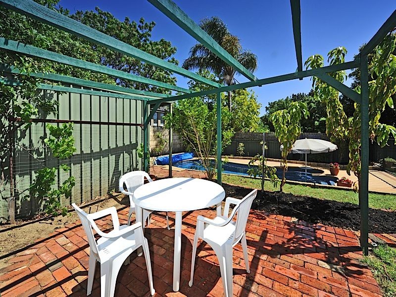217 Woodside Street, Doubleview WA 6018