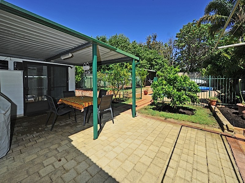 217 Woodside Street, Doubleview WA 6018