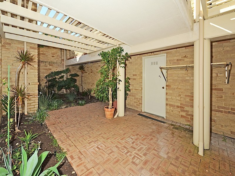 9/80 Mooro Drive, Mount Claremont WA 6010