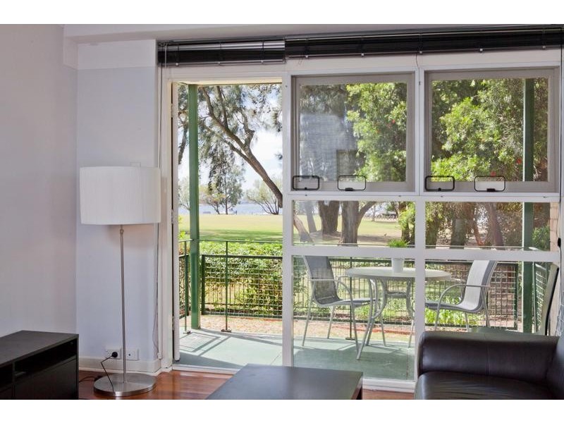 2/168 Broadway, Crawley WA 6009