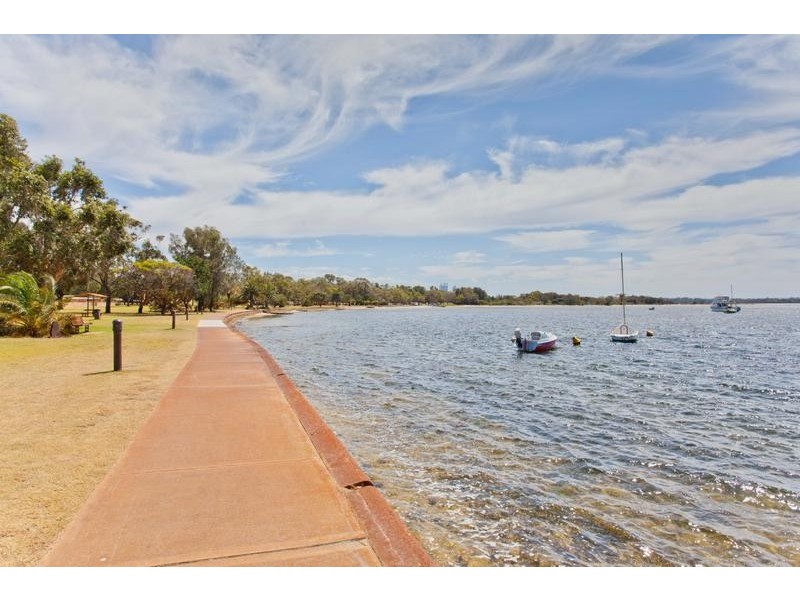 2/168 Broadway, Crawley WA 6009