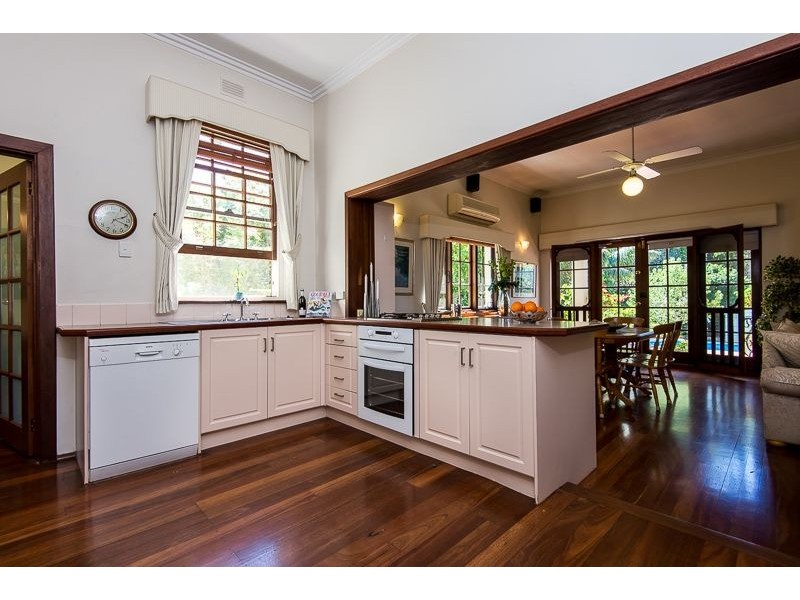 8 Berkeley Crs, Floreat WA 6014