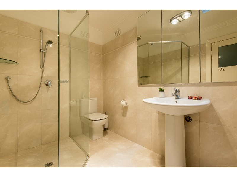 8 Berkeley Crs, Floreat WA 6014