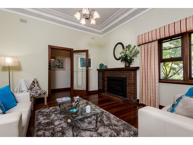8 Berkeley Crs, Floreat WA 6014