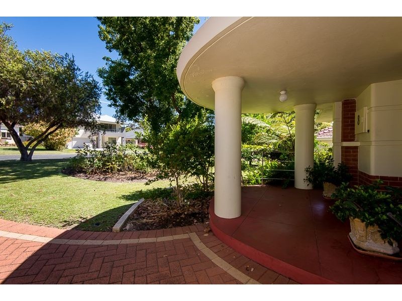 8 Berkeley Crs, Floreat WA 6014