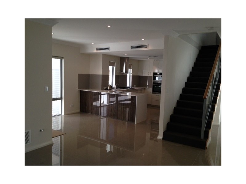 13 Alumni Terrace, Churchlands WA 6018