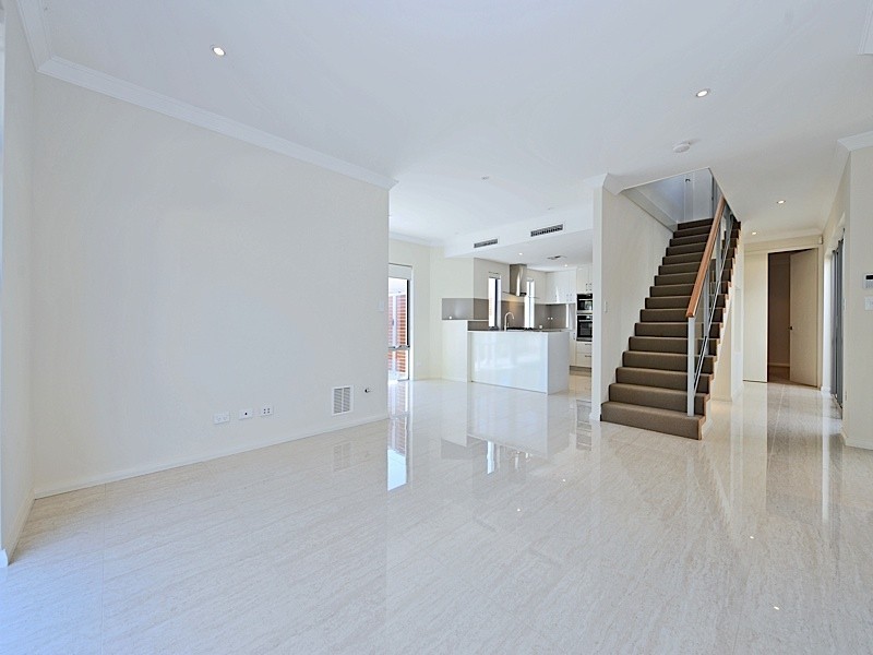 11 Alumni Tce, Churchlands WA 6018