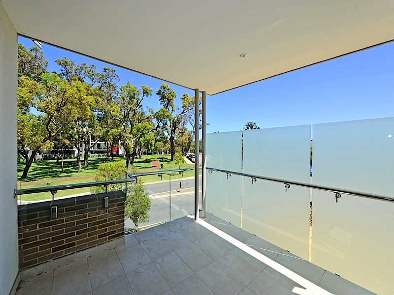 11 Alumni Tce, Churchlands WA 6018