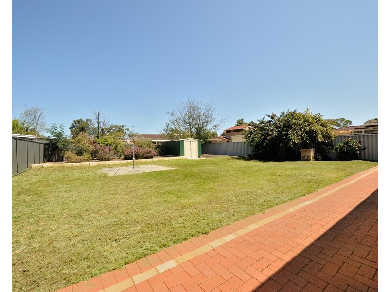 16 Bader Way, Stirling WA 6021